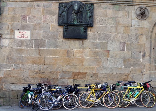 Bicicletas en la plaza de las Platerías